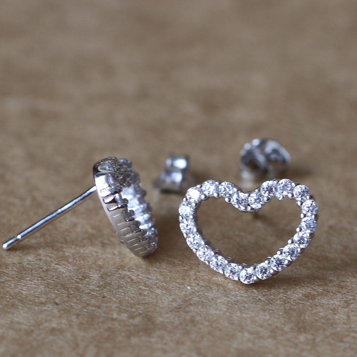 Fashion-925 Sterling Silver Be My Valentine Heart Stud Earrings, Clear CZ Femme Stud-Earrings Jewelry Brincos Fine Jewelry Hollow Heart