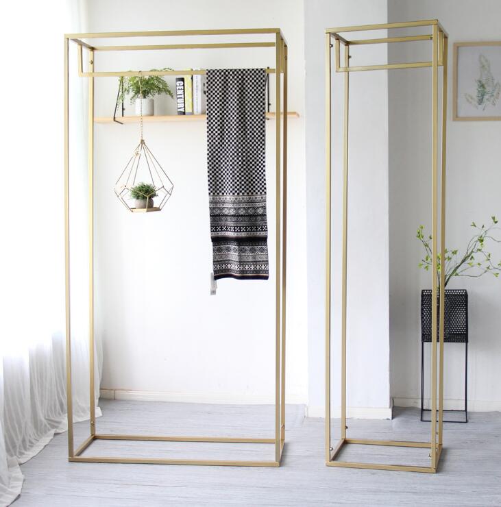 Women's Clothing Shelf Metal hanger Commercial Furniture display rack in cloth shop Golden racks of Shopping Mall Landing