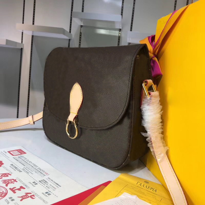 Original Real Brand Cloud Luxury Handbags Purses LU Leather Shoulder Saints Bag Women Flip Tote Postman High Package Quality Designer B Itll, Red;black
Original Real Brand Cloud Luxury Handbags Purses LU Leather Shoulder Saints Bag Women Flip Tote Postman High Package Quality Designer B Itll, Red;black