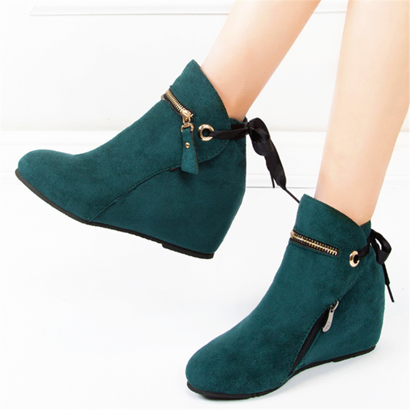 Women's cotton-padded shoes winter hot style warm inside elevated women's boots large size comfortable boots, Black
Women's cotton-padded shoes winter hot style warm inside elevated women's boots large size comfortable boots, Black