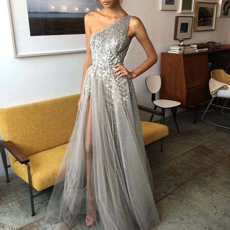 2020 New Sequined mesh maxi dress Women Sling Cross Wedding V-Neck Elegant Party Evening Slim Hollow Lace Dress
2020 New Sequined mesh maxi dress Women Sling Cross Wedding V-Neck Elegant Party Evening Slim Hollow Lace Dress