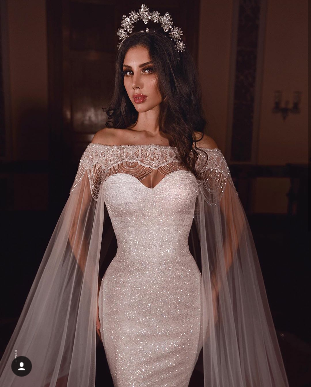 2020 Arabic Mermaid Wedding Dresses with Off Shoulder Long Wrap Luxurious Sequined Tassels Bridal Dress Vintage Crystals Wedding Gowns