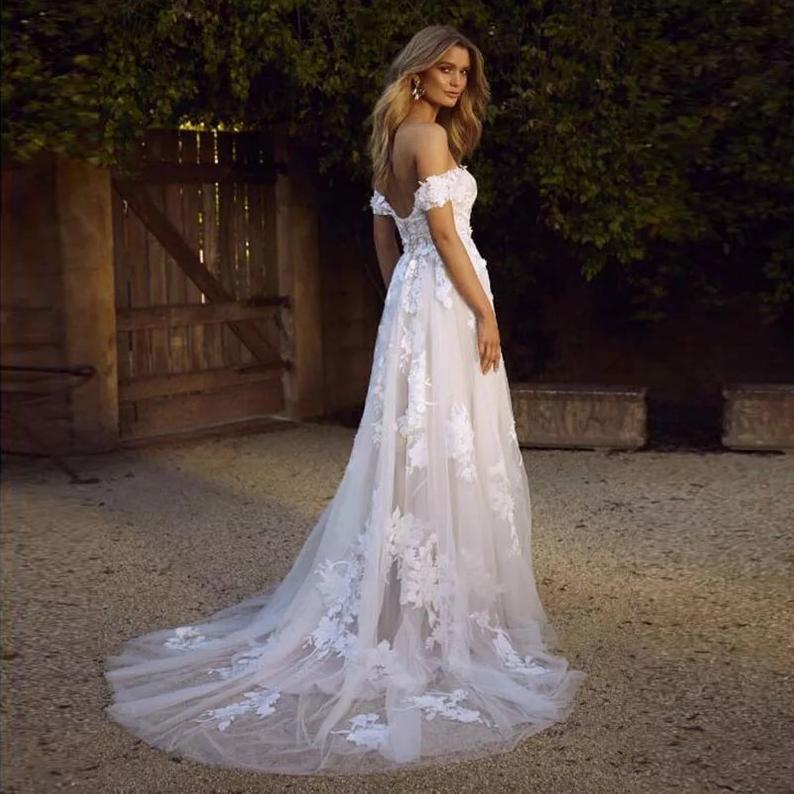 vintage white wedding dresses off shoulder lace bridal gowns appliqued princess boho beach wedding dress cheap
