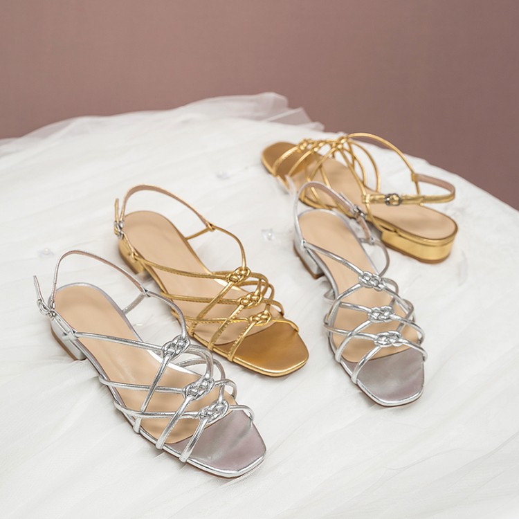 MLJUESE 2020 women sandals patent leather Rome style summer open toe square heel gold color low heels sandals size 43
MLJUESE 2020 women sandals patent leather Rome style summer open toe square heel gold color low heels sandals size 43