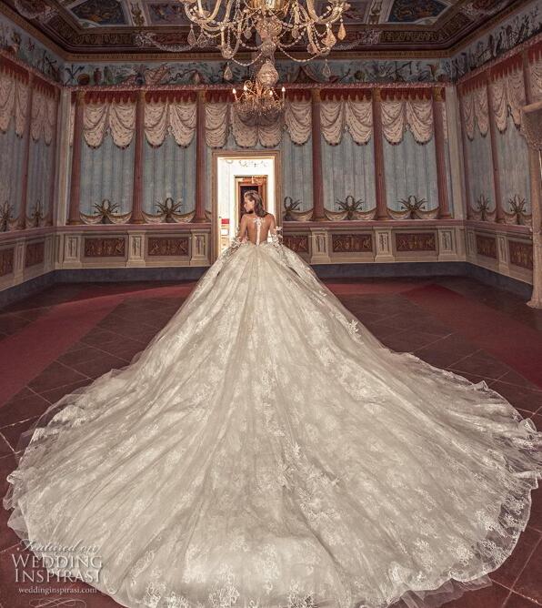 2019 Julia Kontogruni Vintage Wedding Dresses Off The Shoulder Lace 3D Floral Flower Luxury Country Wedding Dress Feather Luxury Bridal Gown