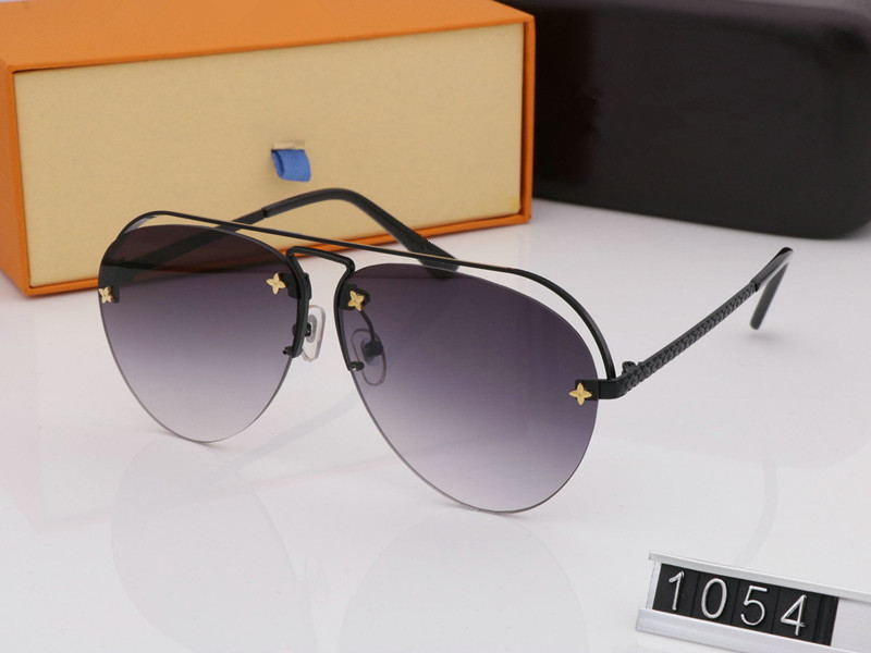 hot luxury1054 women men woman brand sunglasses design metal vintage sunglasses woman fashion style square frame UV lens with original case
hot luxury1054 women men woman brand sunglasses design metal vintage sunglasses woman fashion style square frame UV lens with original case