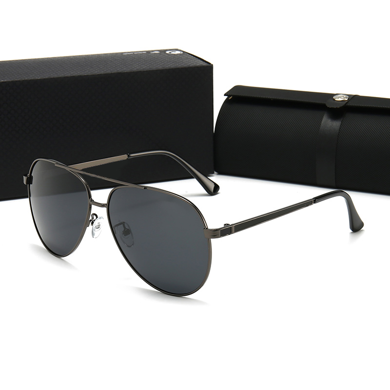 Fashion designer sunglasses classic retro pilot folding frame glass lens UV400 protection eyewear with leather case oz, White;black
Fashion designer sunglasses classic retro pilot folding frame glass lens UV400 protection eyewear with leather case oz, White;black