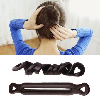 120pcs/lot DIY Plastic Black Hair Donut Magic Bud-like Style Large/Small Hair Bun Maker Accessories HA583
120pcs/lot DIY Plastic Black Hair Donut Magic Bud-like Style Large/Small Hair Bun Maker Accessories HA583