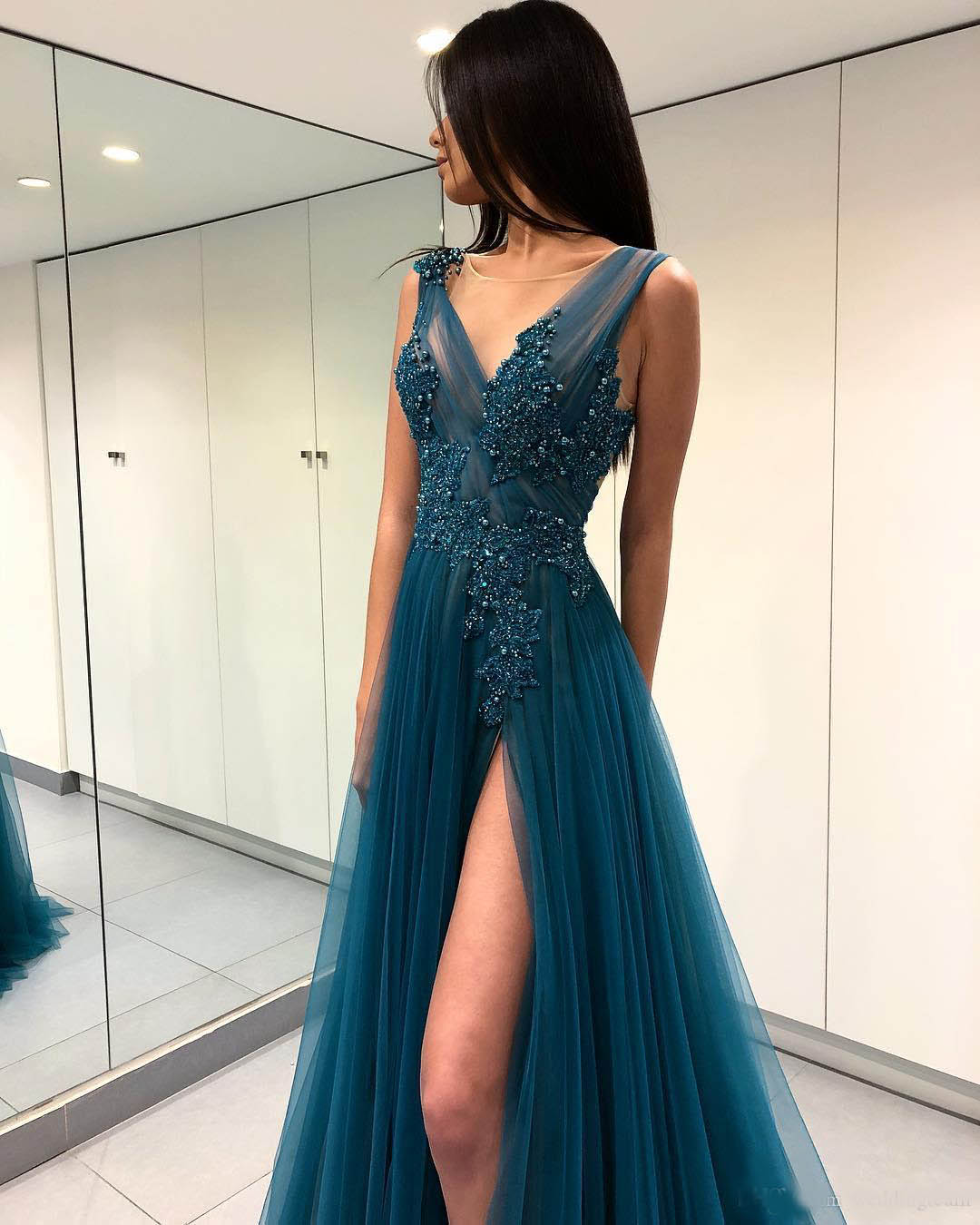 Hot Sale Split Side Prom Dresses Beaded Sheer Bateau Neck Backless Evening Gowns Vestidos De Fiesta Floor Length Tulle Sequined Formal Dress