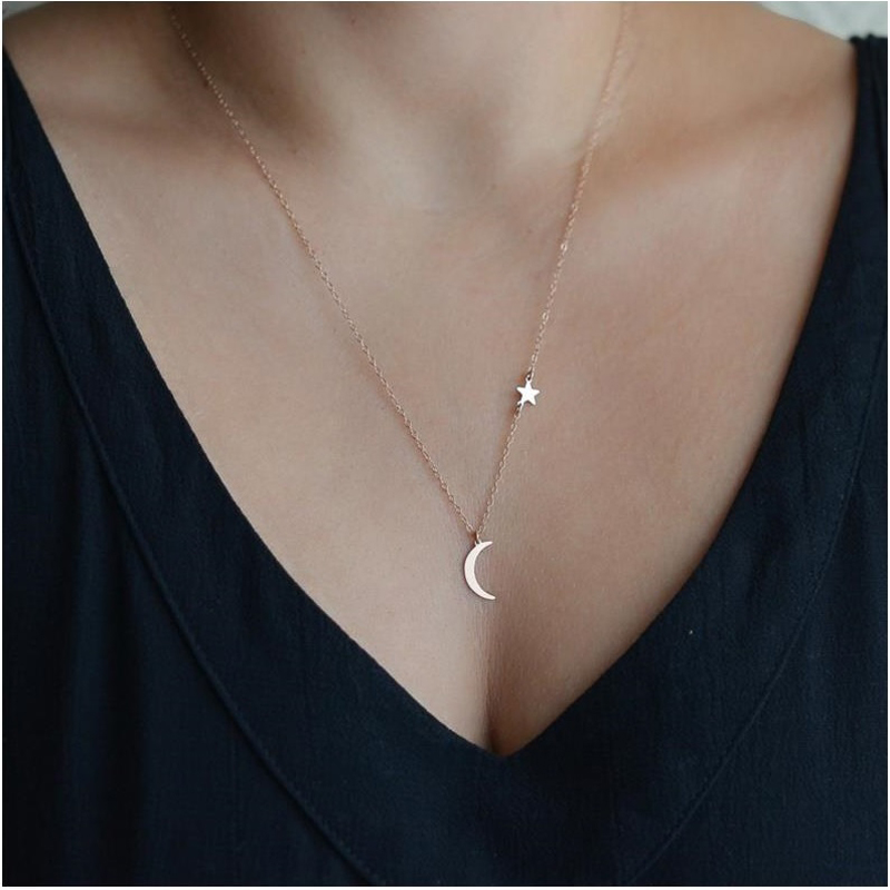 Moon Pendant side with star Silver or gold Color Choose with plated Metal Chain simple Necklace
Moon Pendant side with star Silver or gold Color Choose with plated Metal Chain simple Necklace
