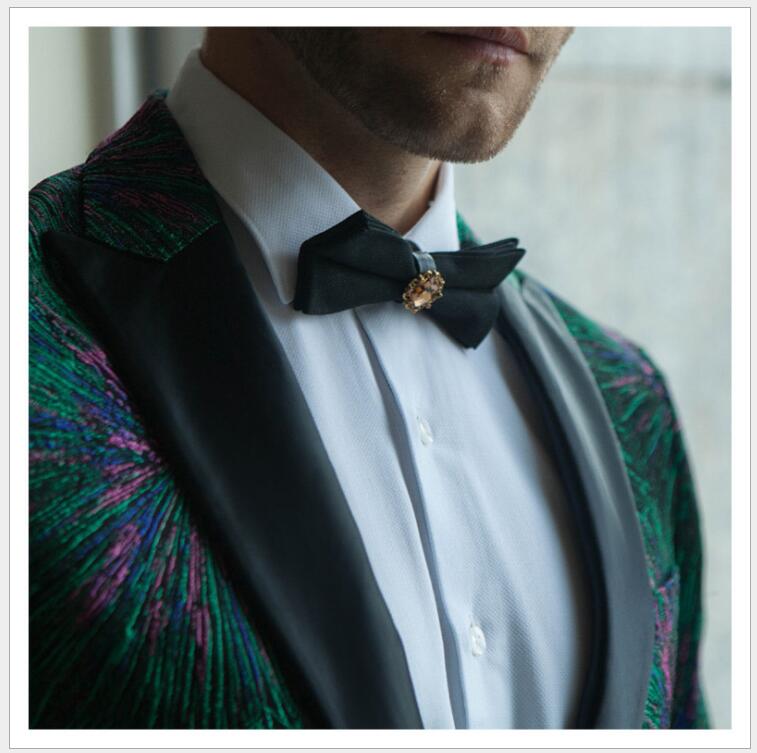 Designer New Brand Men Suits Two Pieces (Jacket+Pant) Evening Party Wear For Gentlemen Prom Wedding Tuxedos With Peaked Lapel For Sale