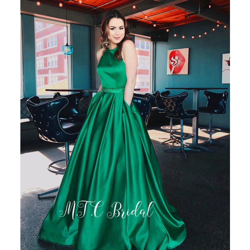 Hot Selling Backless Green Long Evening Dress Beaded Belt A Line Halter High Quality Satin Formal Occasion Women Dresses Cheap, Black
Hot Selling Backless Green Long Evening Dress Beaded Belt A Line Halter High Quality Satin Formal Occasion Women Dresses Cheap, Black