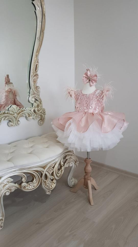 2020 Pink Flower Girl Dresses Cap Sleeves Lace Feather Knee Length Little Girl Wedding Dresses Elegant Child Pageant Dress