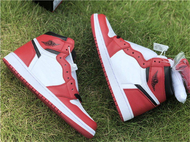2019 Authentic Quality Travis Scott X 1 High OG TS SP Fearless White Black TOE Mens Basketball Shoes Women Running Sneakers With Box
2019 Authentic Quality Travis Scott X 1 High OG TS SP Fearless White Black TOE Mens Basketball Shoes Women Running Sneakers With Box