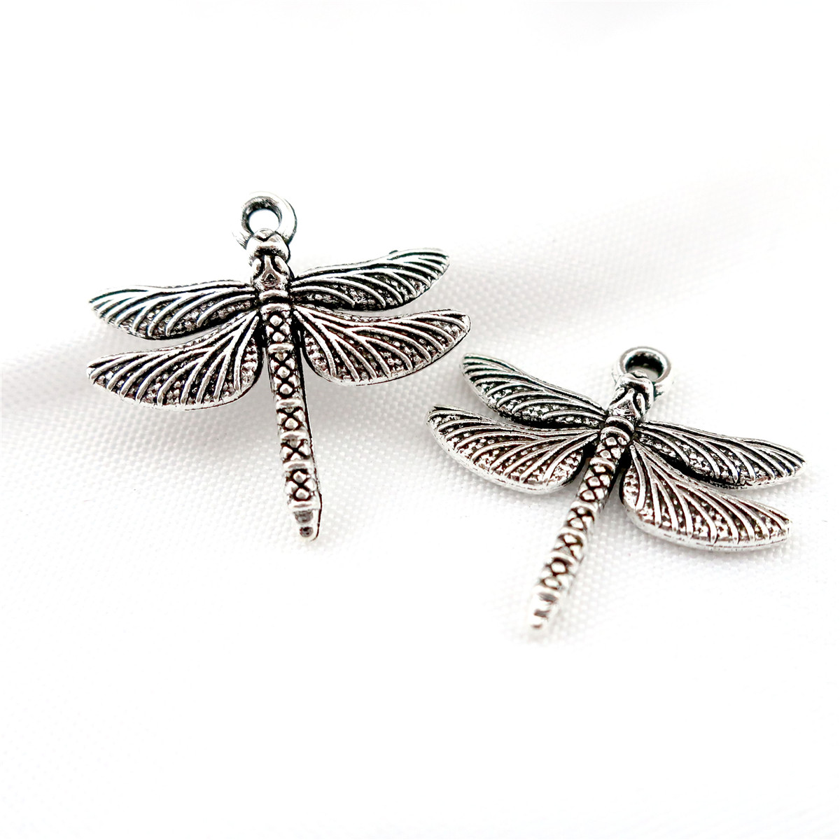 22848 45PCS Alloy Antique Silver Vintage Insects Dragonfly Pendant Charm Fashion Jewelry Accessory DIY Part
22848 45PCS Alloy Antique Silver Vintage Insects Dragonfly Pendant Charm Fashion Jewelry Accessory DIY Part
