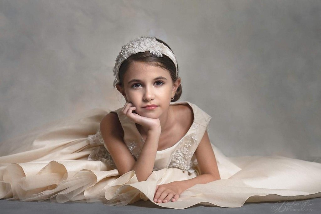 Vintage High Low Flower Girls Dresses For Weddings Pearls A Line Satin Princess Dress For little Girl Sleeveless Champagne Pageant Gowns