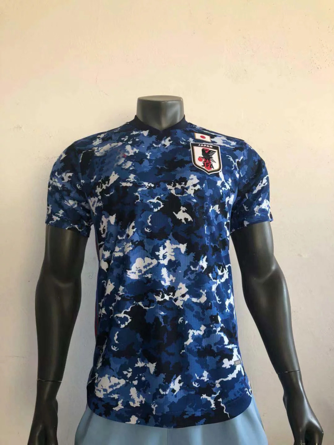 20 21 Japan Player version soccer jersey ATOM SHIBASAKI TSUBASA KUBO 2020 2021 football Player shirt, Black;yellow
20 21 Japan Player version soccer jersey ATOM SHIBASAKI TSUBASA KUBO 2020 2021 football Player shirt, Black;yellow