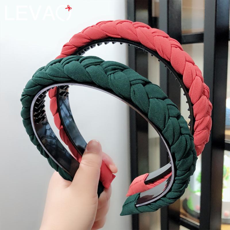 LEVAO Elegant Twist Braid Headbands Toothed Anti-slip Fabric Hairbands Girls Stylish Hair Ornament Solid Braid Women Headdress
LEVAO Elegant Twist Braid Headbands Toothed Anti-slip Fabric Hairbands Girls Stylish Hair Ornament Solid Braid Women Headdress