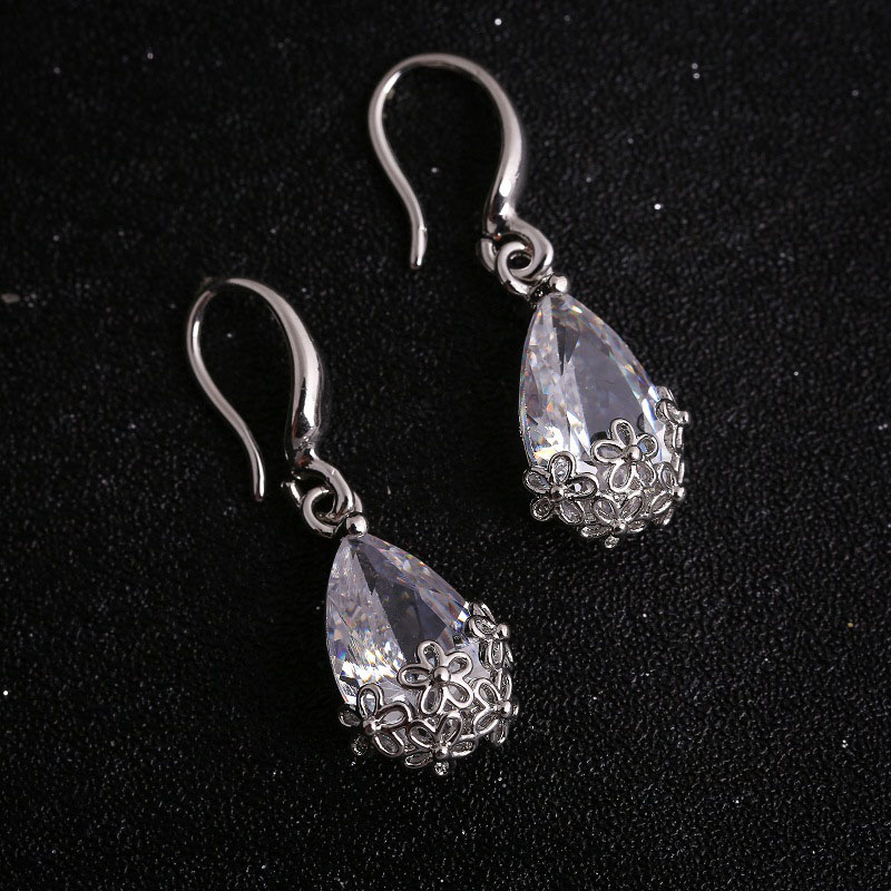 Wholesale- Zircon Gold-color Hook drop Earrings for Women Flowers Hollow Crystal Dangle Earrings Fashion Jewelry
Wholesale- Zircon Gold-color Hook drop Earrings for Women Flowers Hollow Crystal Dangle Earrings Fashion Jewelry