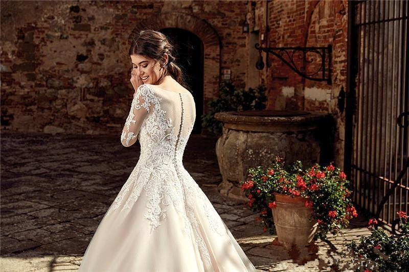 New Arrival A Line Wedding Dresses Sheer Scoop Neck Long Sleeves Tulle Lace Appliques Sweep Train Plus Size Bridal Gowns