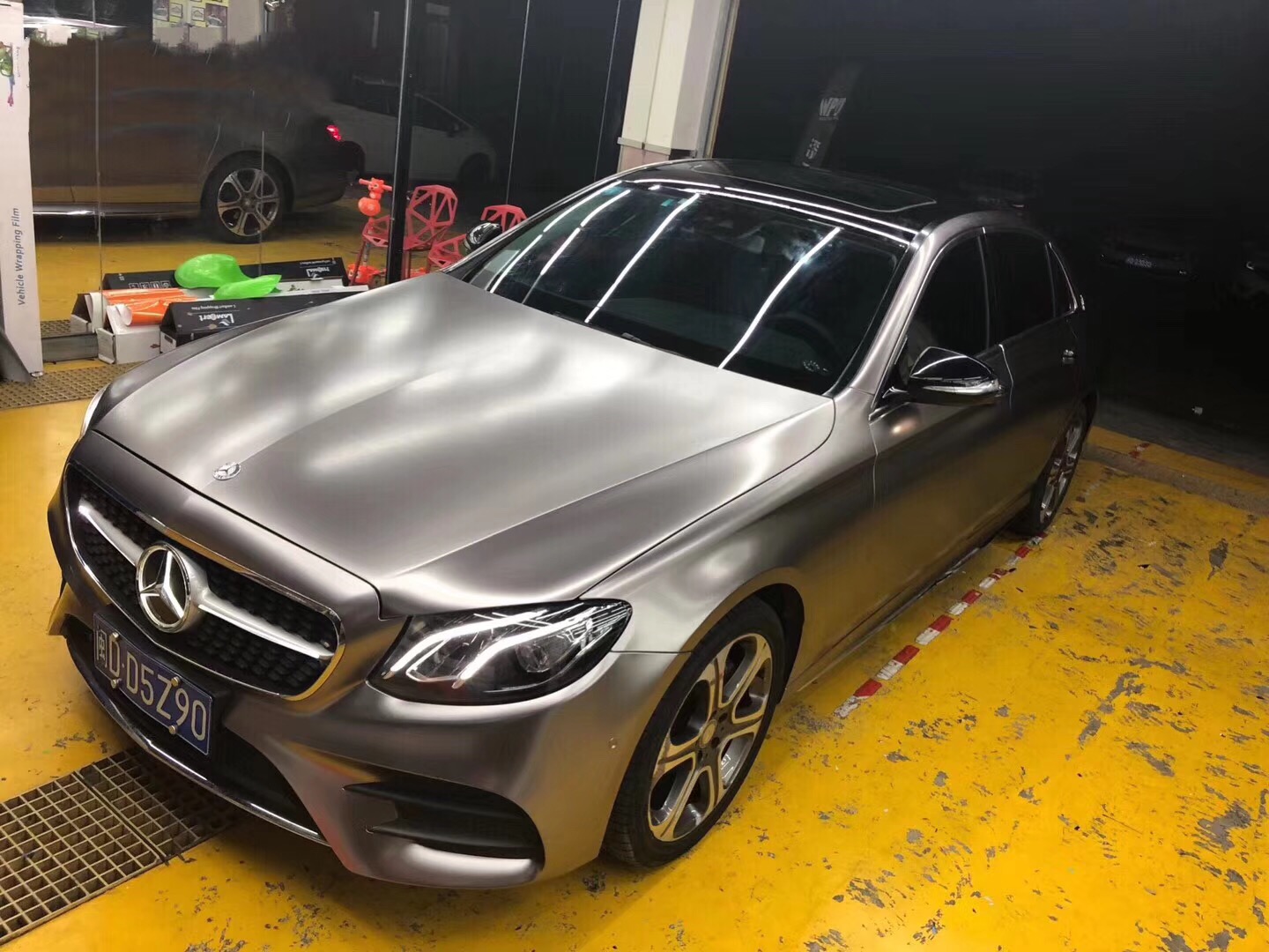 Top quality Grey Satin Vinyl Car Wrap styling Foil covering stickers Vehicle covering skin size 1.52x20m/Roll 4.98x66ft