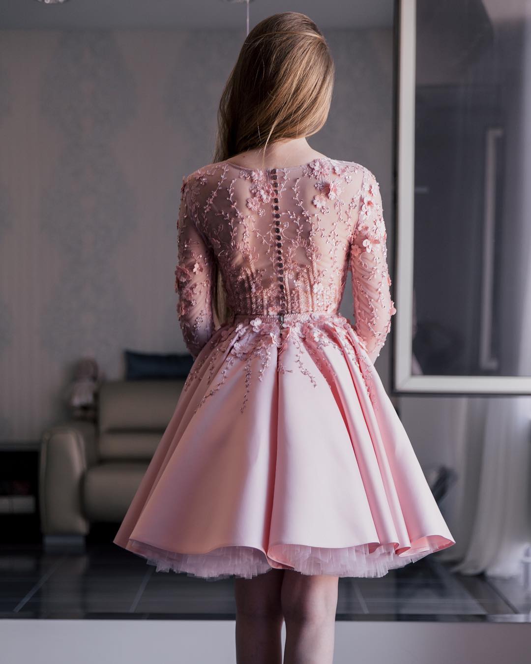 Modest New Arrival Evening Dresses Jewel Neck Long Sleeve Sequins Applique Ruched Formal Dresses Button Knee Length Party Gowns