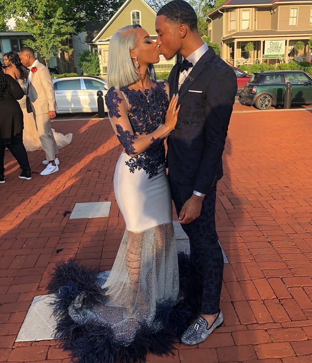Feather Mermaid Stunning Prom Dresses Sequined Long Sleeves Appliqued Formal Dress Tulle Plus Size Sweep Train Evening Gowns