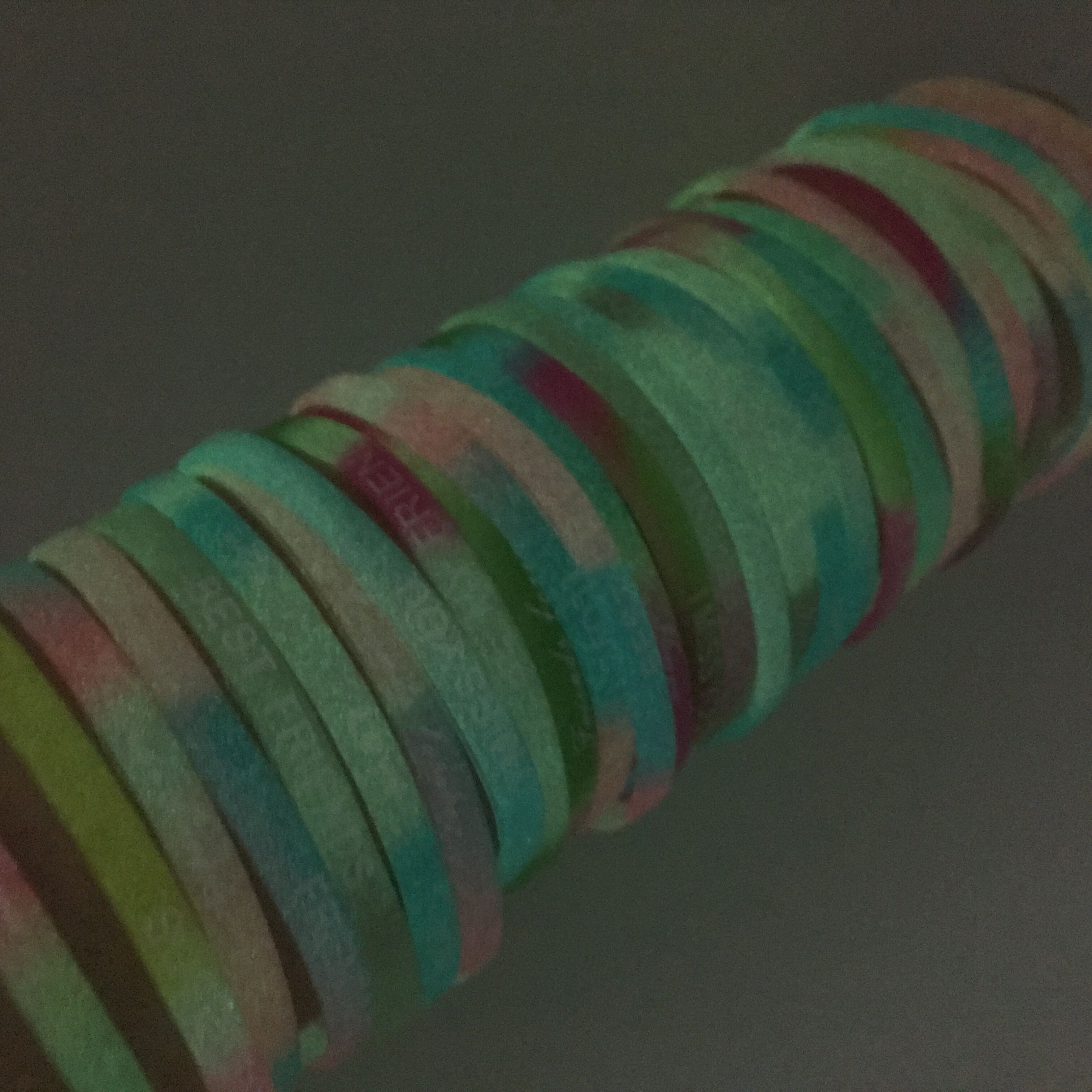 whole 100pcspack mix lot Luminous glow in the dark Silicone Wristbands Bangle Brand new drop Mens Womens Party Gifts