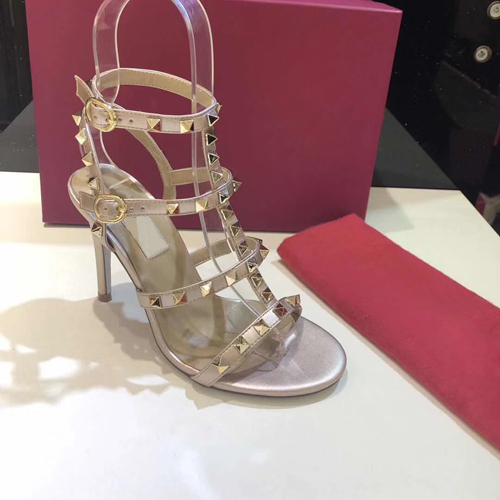 Luxury designer sandals studs pump women High Heels patent calfskin leather ankle strap pump TOP quality real leather Bottom Sexy shoes, Black
Luxury designer sandals studs pump women High Heels patent calfskin leather ankle strap pump TOP quality real leather Bottom Sexy shoes, Black