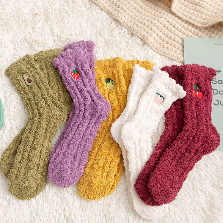 MOQ 20 pairs Women Fuzzy Socks New Style Autumn and Winter Floor Socks With Fruit Pattern, Black;white
MOQ 20 pairs Women Fuzzy Socks New Style Autumn and Winter Floor Socks With Fruit Pattern, Black;white