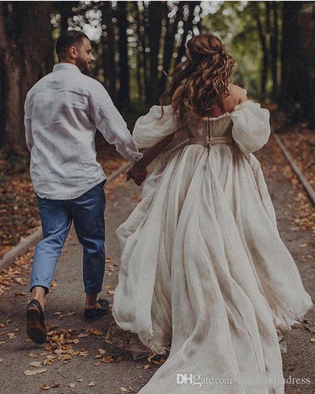 2020 Bohemian Wedding Dresses Sexy Off Shoulder Puff Sleeve Beach Bridal Gowns Long Train Rustic Country Wedding Gowns Hippie
