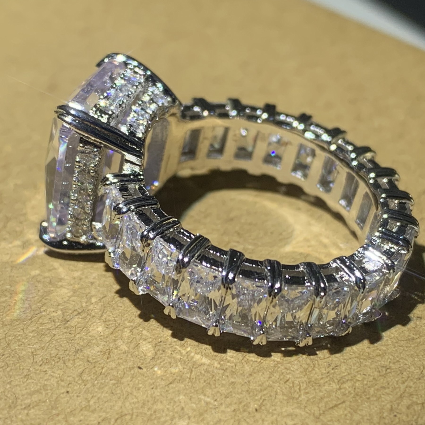 2019 New Arrival Top Selling Stunning Jewelry 925 Sterling Silver Cushion Shape White Topaz Zirconia Birthstones Wedding Band Ring for Women