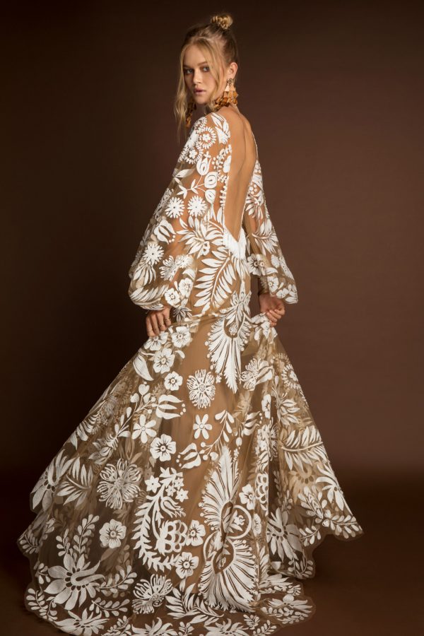 Vintage Bohemian Wedding Dresses Sexy Backless Sweep Train A Line Appliqued Boho Lace Bridal Gowns V Neck Long Sleeve Country Wedding Dress