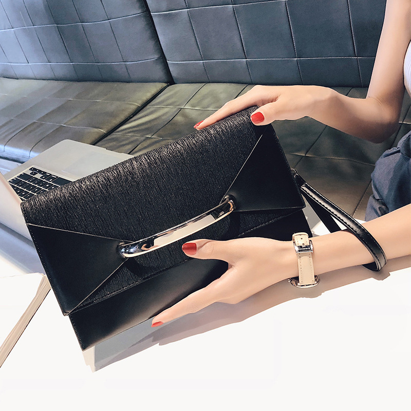 Women Envelope Bag 2020 New Temperament Clutch Bags Joker Shoulder Pack Personality Messenger Bag Evening Bags Ladies' Flap, Black
Women Envelope Bag 2020 New Temperament Clutch Bags Joker Shoulder Pack Personality Messenger Bag Evening Bags Ladies' Flap, Black