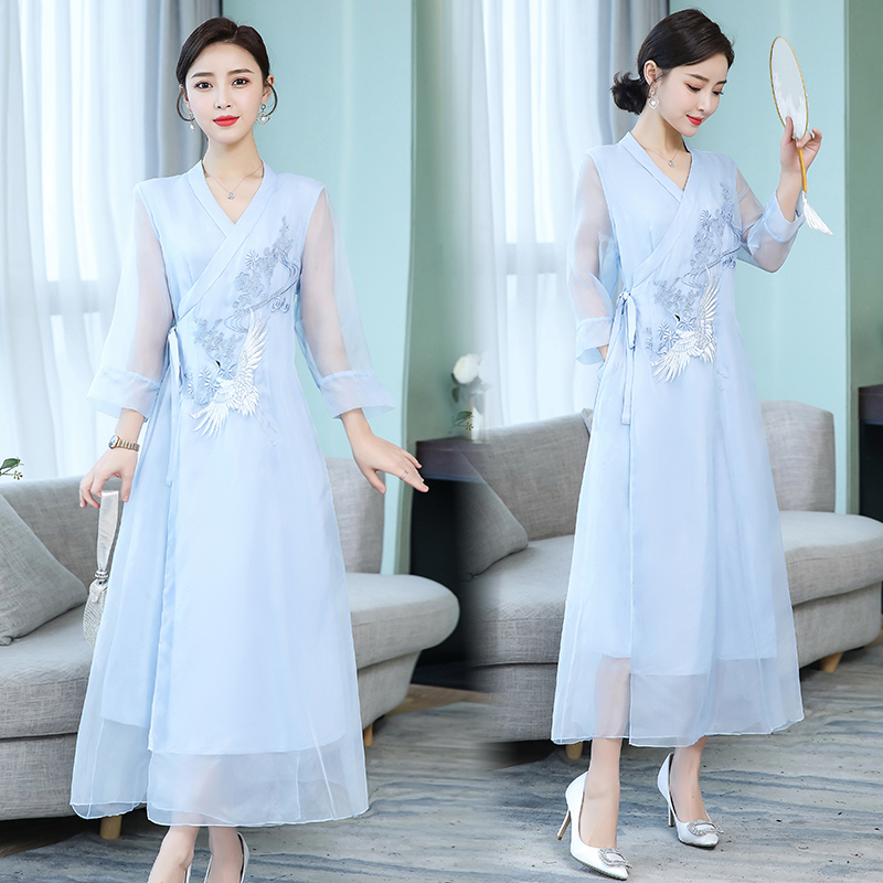 Asia & Pacific Islands Garment embroidered modern Women kaftans Gown New national Style Robe long Dress Novelty ethnic Performance Clothing