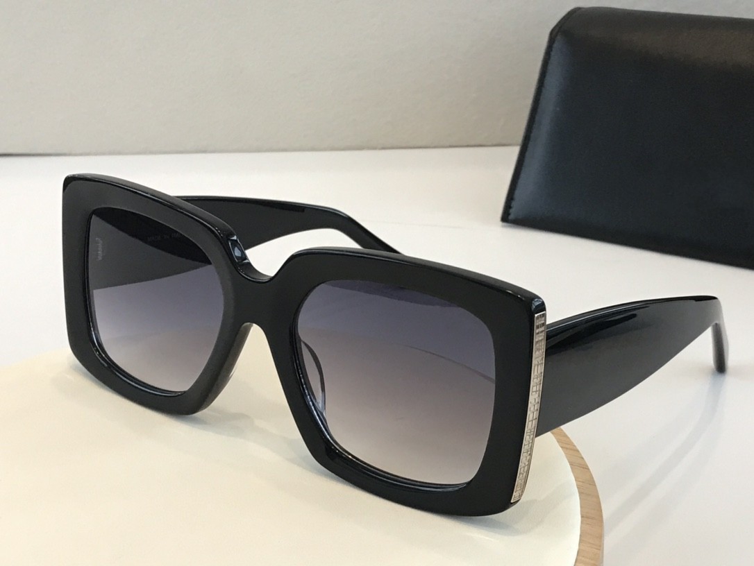 sunglasses For Men and Women Designer Summer style 4354 Anti-Ultraviolet Retro Plate Square Full frame fashion Random Box
sunglasses For Men and Women Designer Summer style 4354 Anti-Ultraviolet Retro Plate Square Full frame fashion Random Box