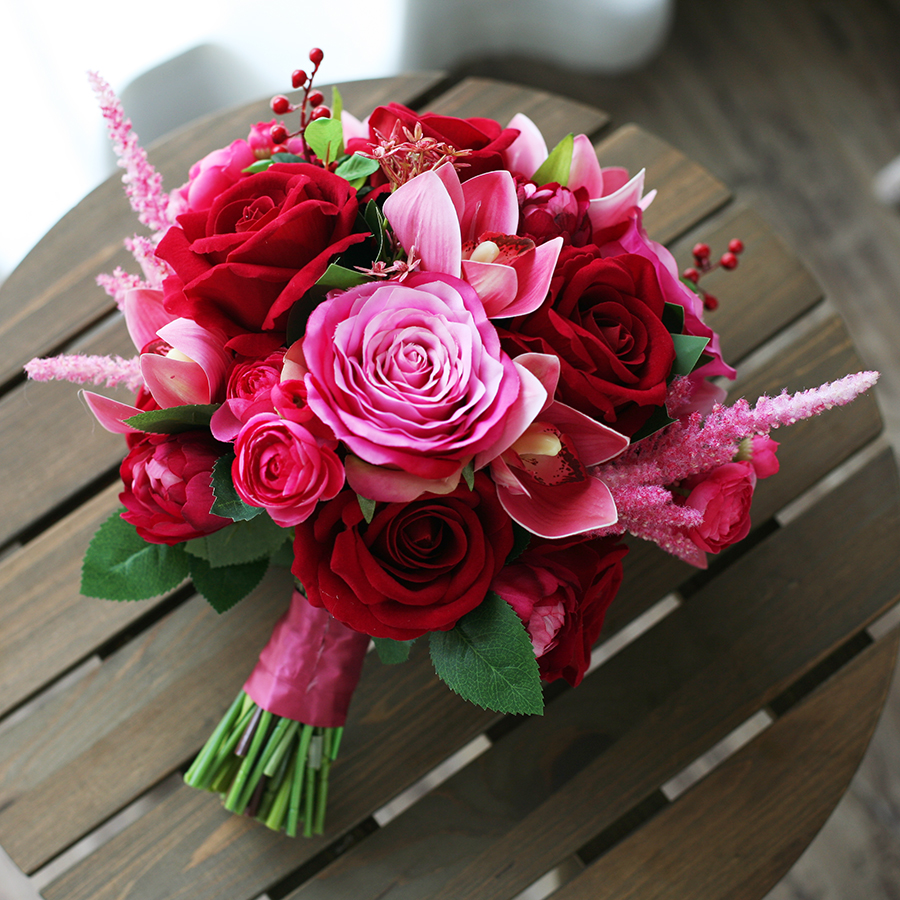 Red Rose Flower Bridal Bouquets 2020 Fuchsia Wedding Bridesmaids Decoration Artificial Bride Holding Brooch Bouquet Bride Flowers Mariage