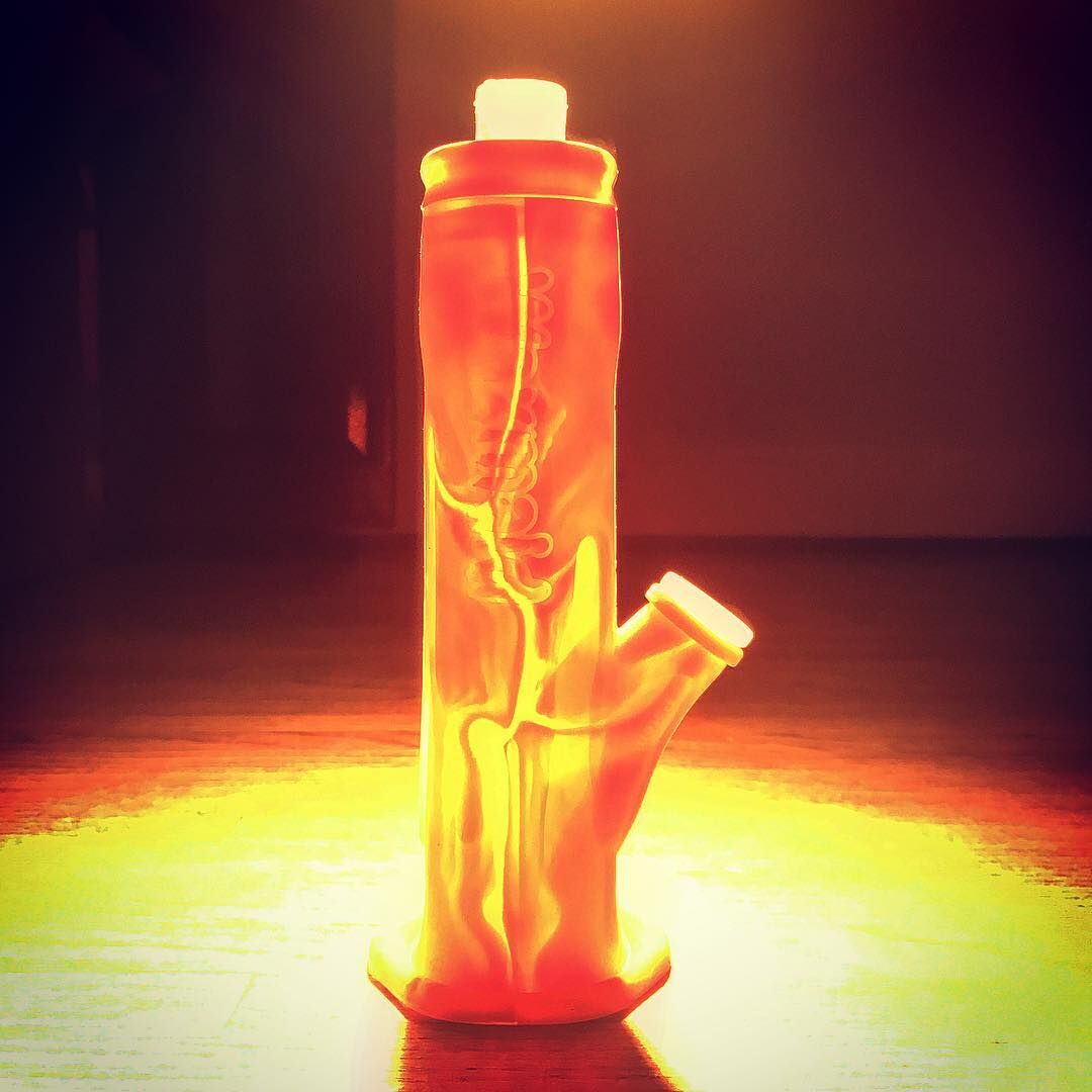 Freezable Silicone Bong Waxmaid Glass Bong 9 inches Cool Icer mini Bongs With 14mm male Joint Bowl Factory Outlet Free Shipping
Freezable Silicone Bong Waxmaid Glass Bong 9 inches Cool Icer mini Bongs With 14mm male Joint Bowl Factory Outlet Free Shipping