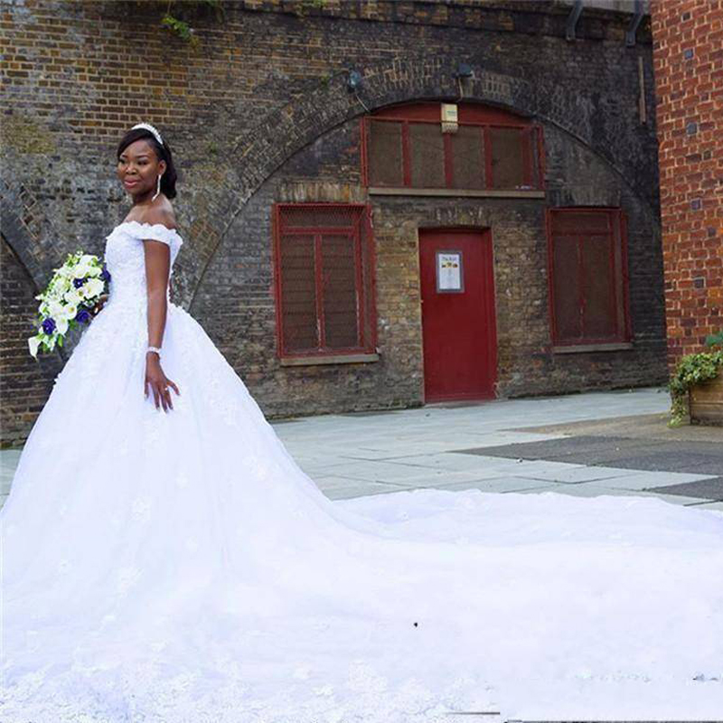 African ball gown Wedding Dresses Off Shoulder Lace Appliques Beaded 3D Floral Country Black Girl Plus Size Vestido De Noiva