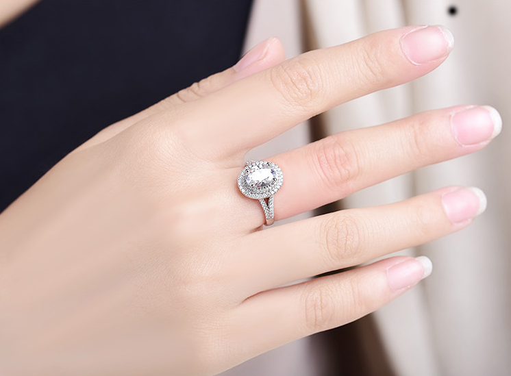 Choucong Hot Sale New Luxury Jewelry Pure 100% 925 Sterling Silver Oval Cut White Topaz CZ Diamond Gemstones Women Wedding Band Ring Gift