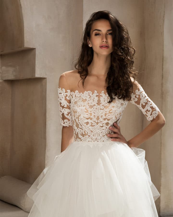 Elegant Lace Wedding Dresses Off Shoulder Short Sleeve Bridal Gowns Backless Tulle A Line Wedding Dress
