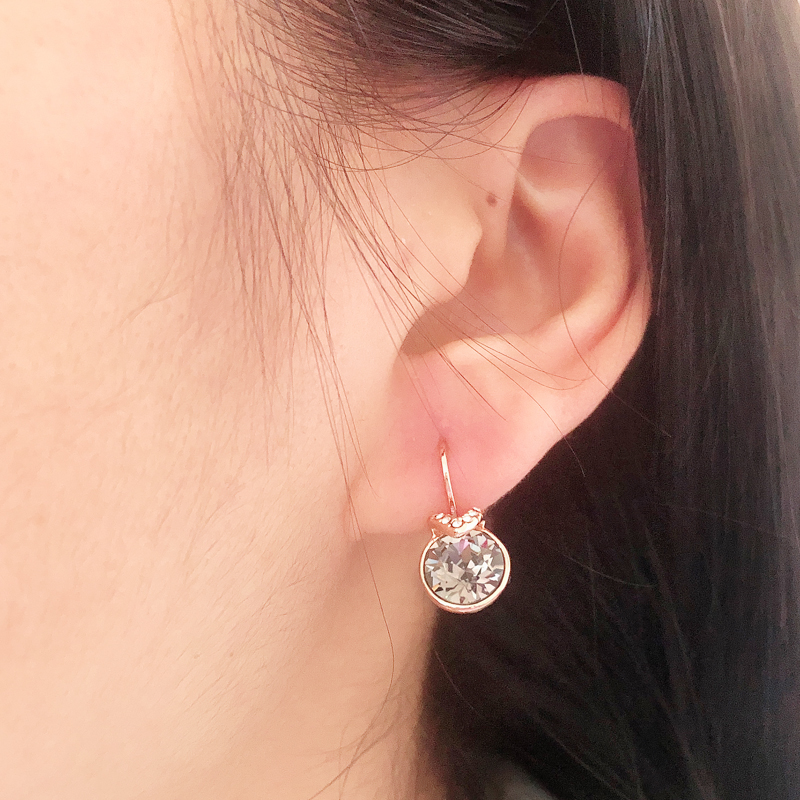 fashion V stud earrings made with Swarovski elements crystal for office ladies daily wearing jewelry accessories best Christmas bijoux gift 
fashion V stud earrings made with Swarovski elements crystal for office ladies daily wearing jewelry accessories best Christmas bijoux gift