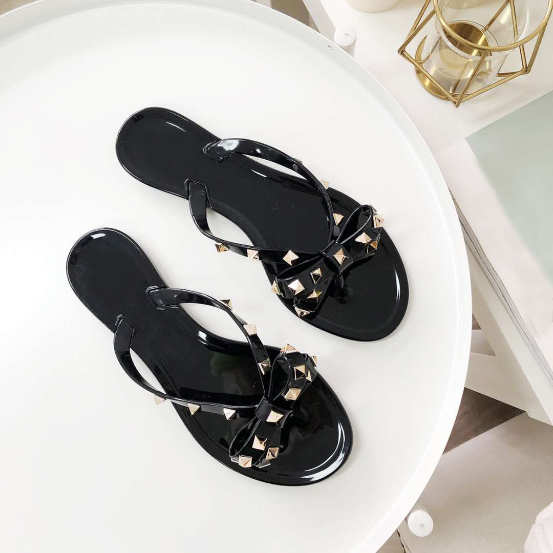 Best Quality Women Spikes Bowknot Flat Slippers sandals Luxury Lady Girls Brands Flip Flops studded Summer Shoes Jelly Beach Slides Designe, Style3
Best Quality Women Spikes Bowknot Flat Slippers sandals Luxury Lady Girls Brands Flip Flops studded Summer Shoes Jelly Beach Slides Designe, Style3