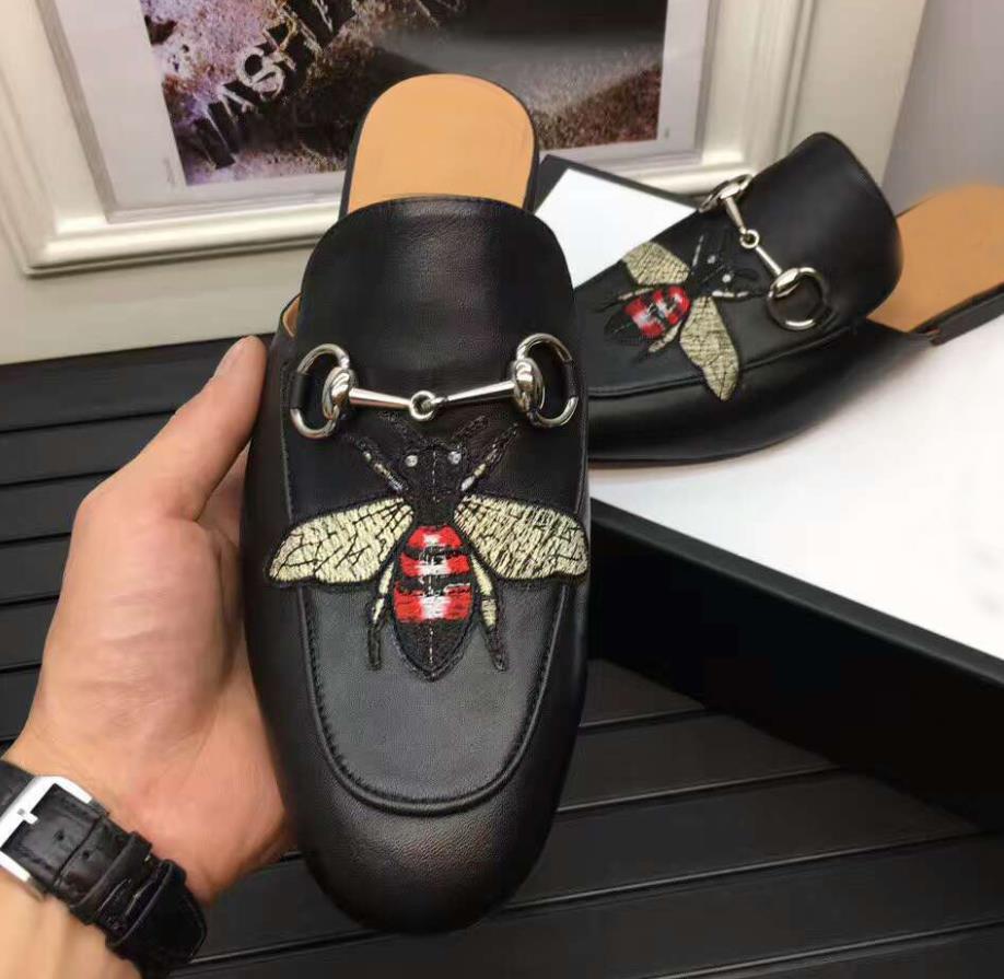 wholesale fashion woman man leather slipper designer casual shoe lady boy girl slippers with snake bee tiger wolf embroidery black shoes
wholesale fashion woman man leather slipper designer casual shoe lady boy girl slippers with snake bee tiger wolf embroidery black shoes