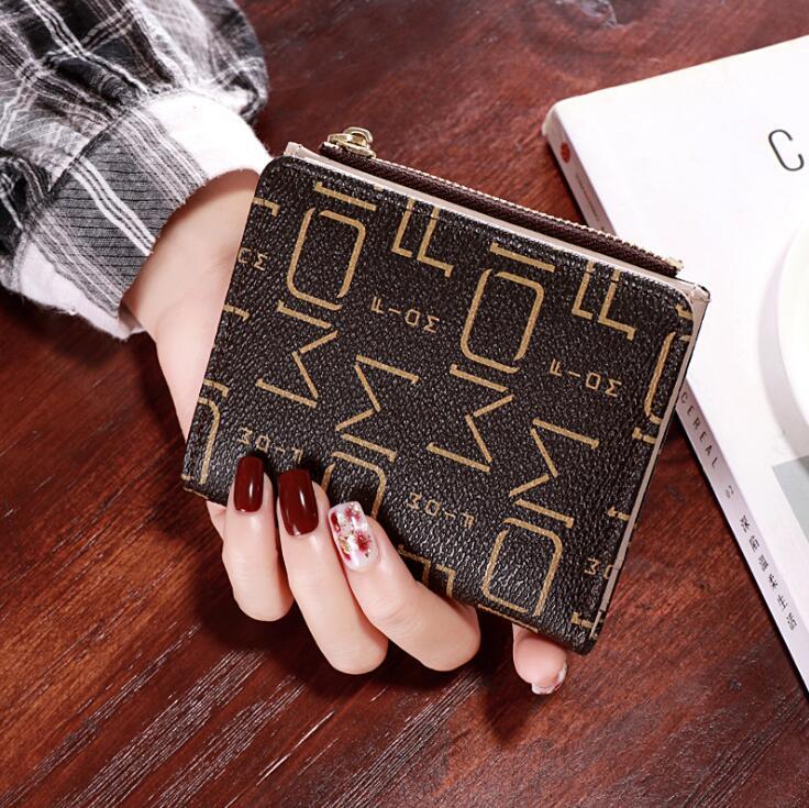 Factory wholesale women bag printed folding womens short wallet multifunctional leather coin purse Joker card leathers fashion wallets, Red(printing box )
Factory wholesale women bag printed folding womens short wallet multifunctional leather coin purse Joker card leathers fashion wallets, Red(printing box )