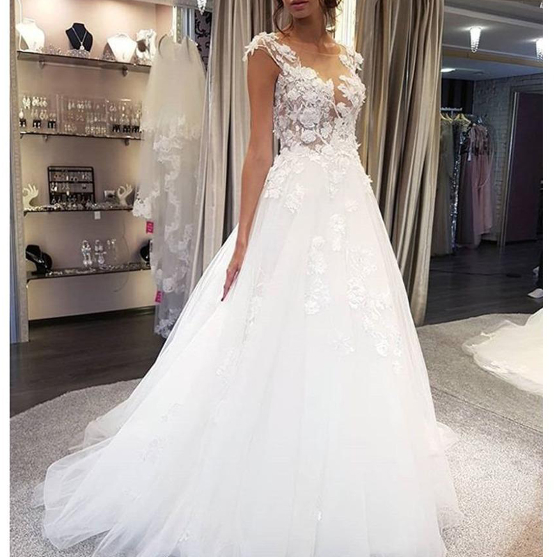 2020 Scoop Wedding Dresses White Lace Applique A Line Sleeveless Illusion Sweep Train Bridal Gown Dress with Back Buttons Custom Made