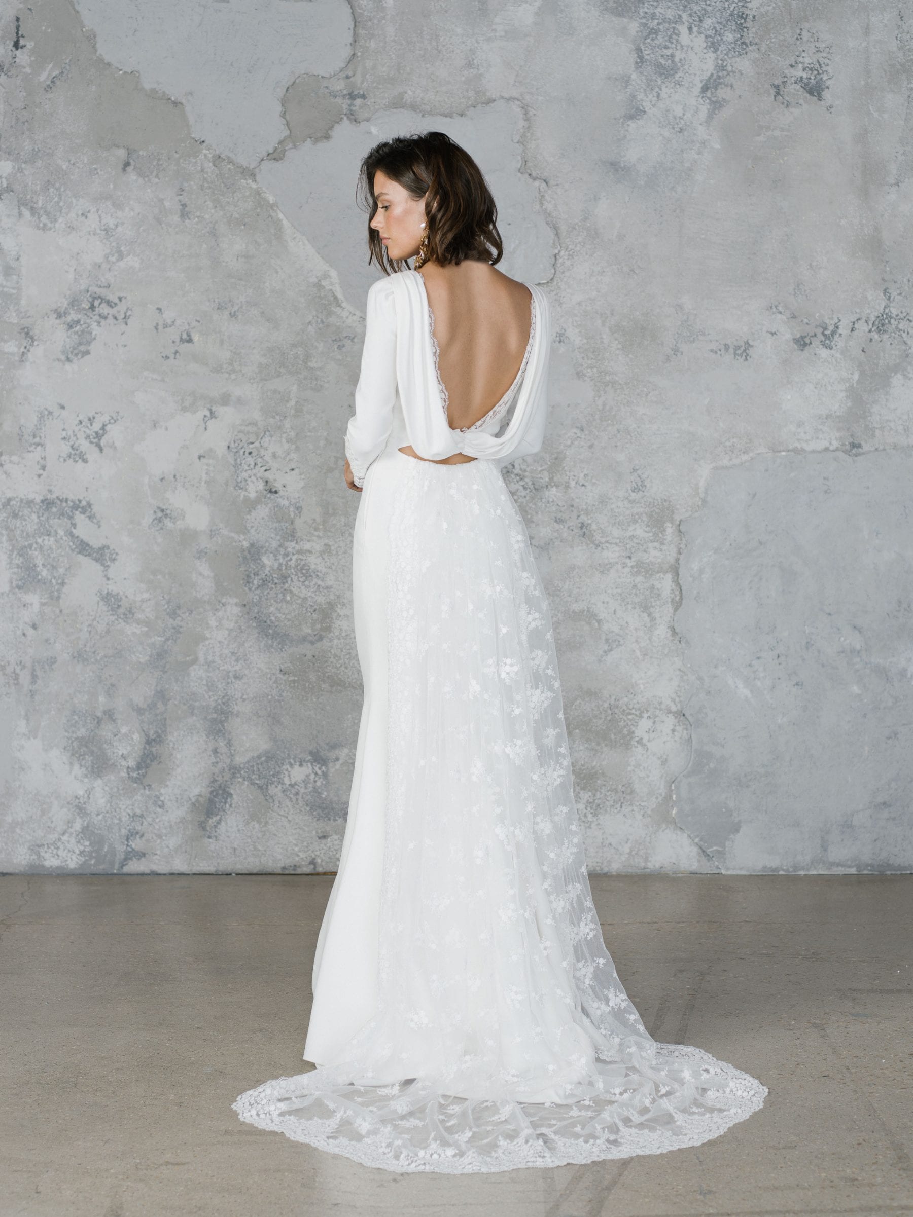 Elegant Mermaid Dresses Long Sleeve Sexy Backless Bridal Gowns Sweep Train Custom Made Lace White Beach Wedding Dress