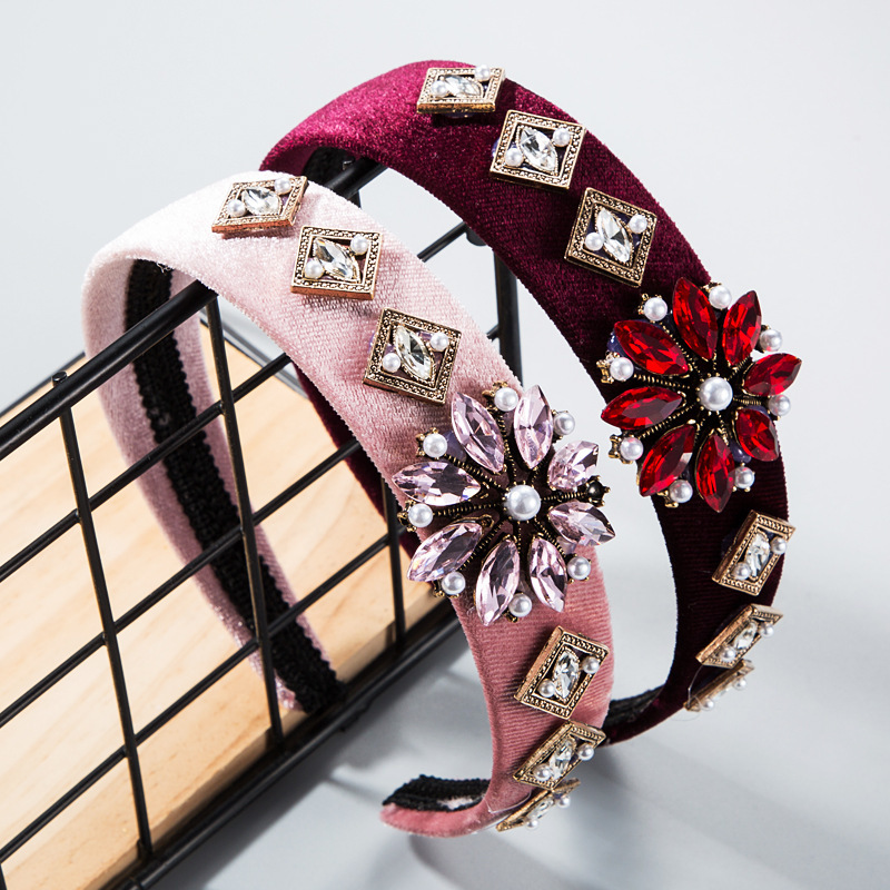 Headband high-end boutique hair accessories diamond crystal flower Super flash wide edge hair band hair pressing ladies
Headband high-end boutique hair accessories diamond crystal flower Super flash wide edge hair band hair pressing ladies