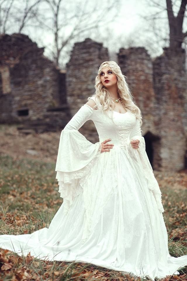 Traditional Medieval Gothic Wedding Dresses For Duchess Scoop Bell Long Sleeves Steam Punk Country Wedding Dresses victorian With Cloak 2019