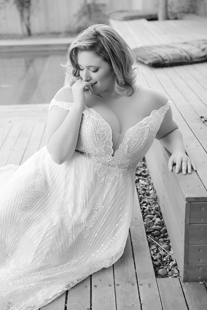 New Arrival Gowns Lace Applique Sleeveless Plus Size Wedding Dresses A e Sweep Train Zipper Off Shoulder Tulle Bridal Gown